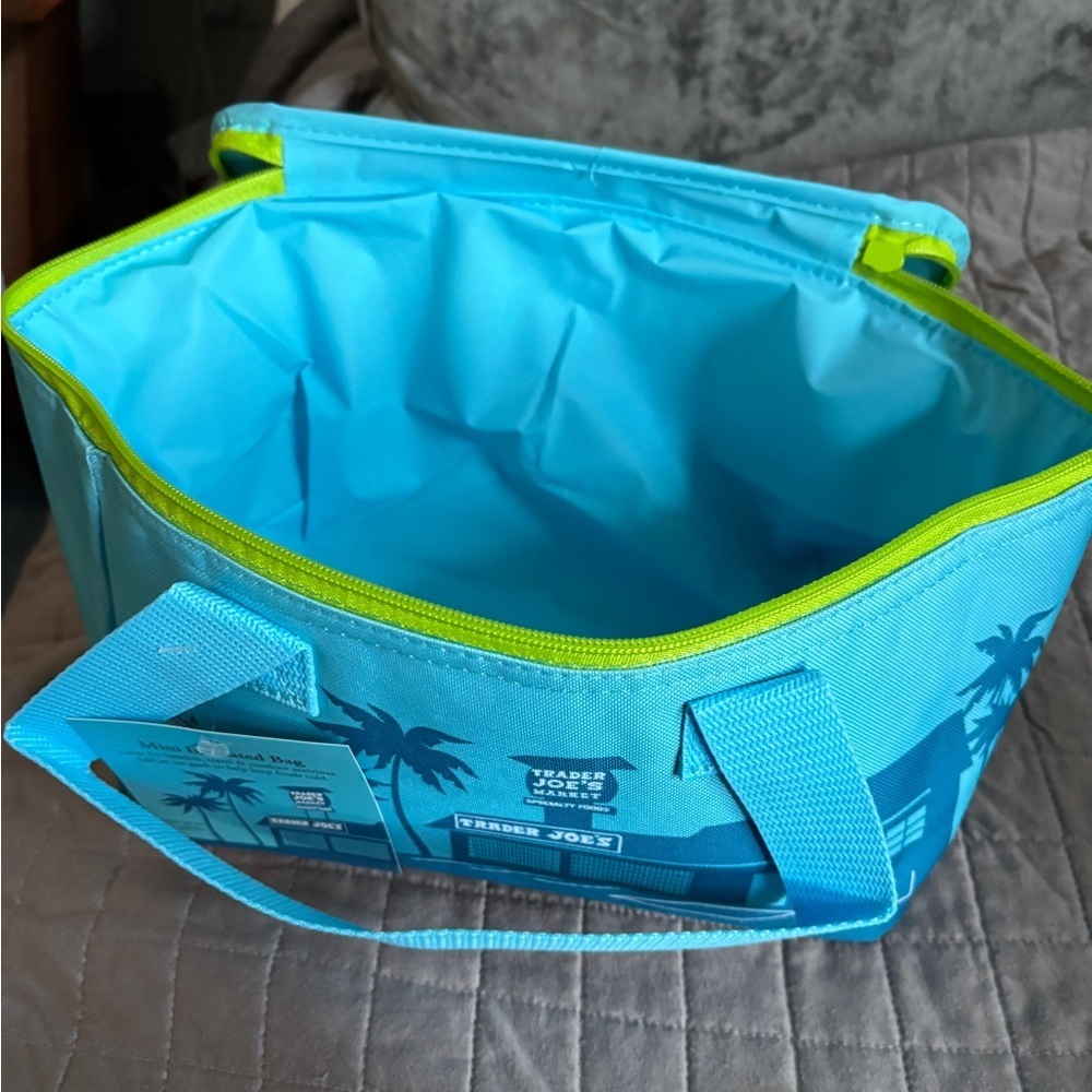 Nwt Trader joes mini Blue and Yellow Insulated Tote Bag - Picture 3 of 6